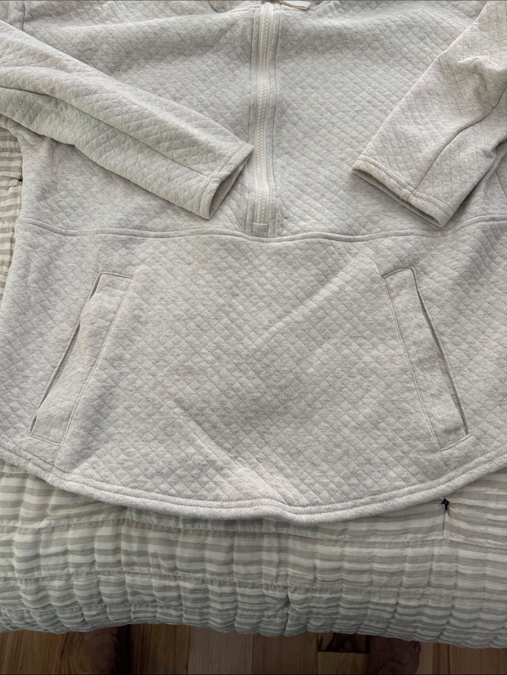 Eddie Bauer Cozy Cream Quilted Half-Zip pullover Size Small - Picture 3 of 5